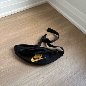 Nike Black Men's belt Bag